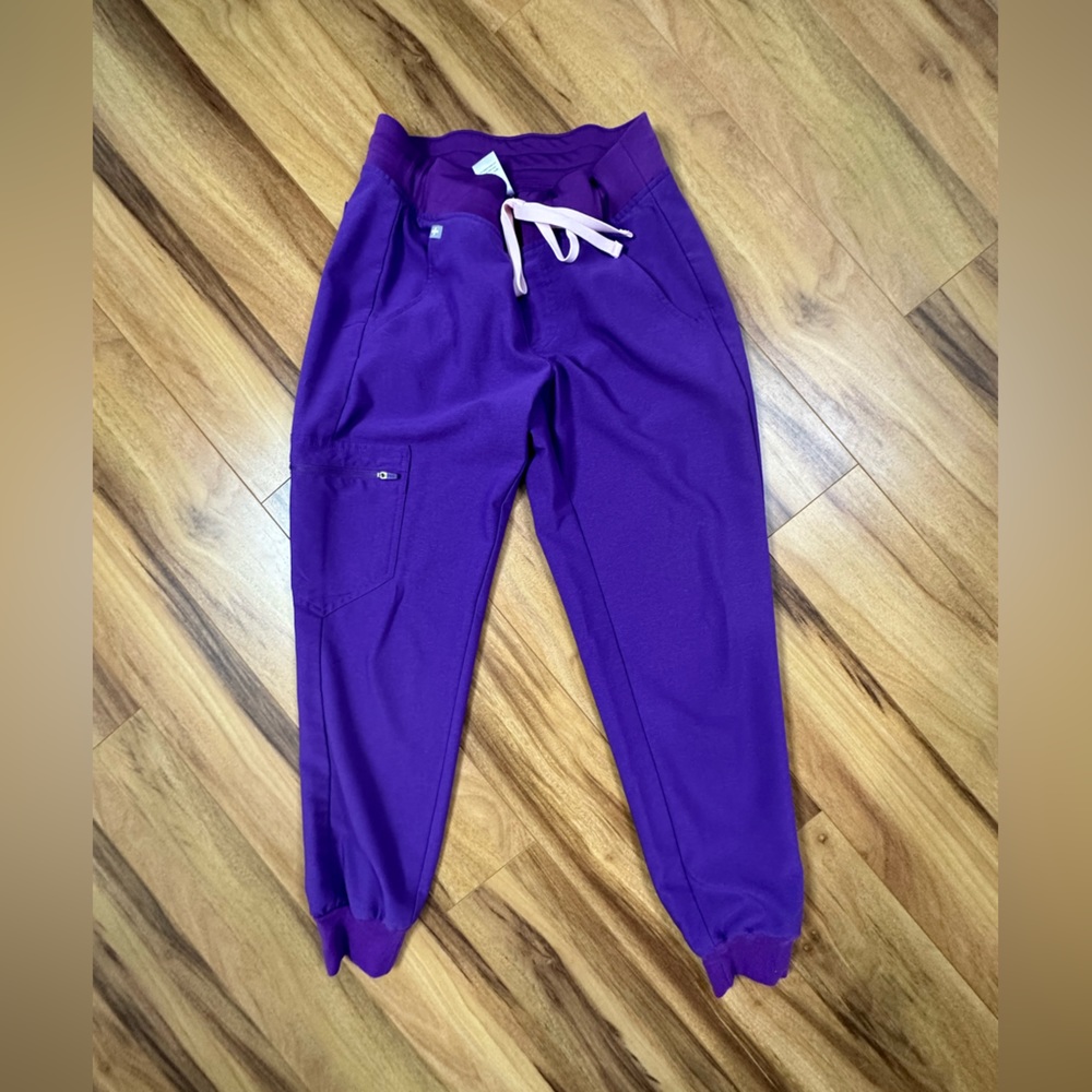 Limited Edition Figs Scrub Set in Ultraviolet